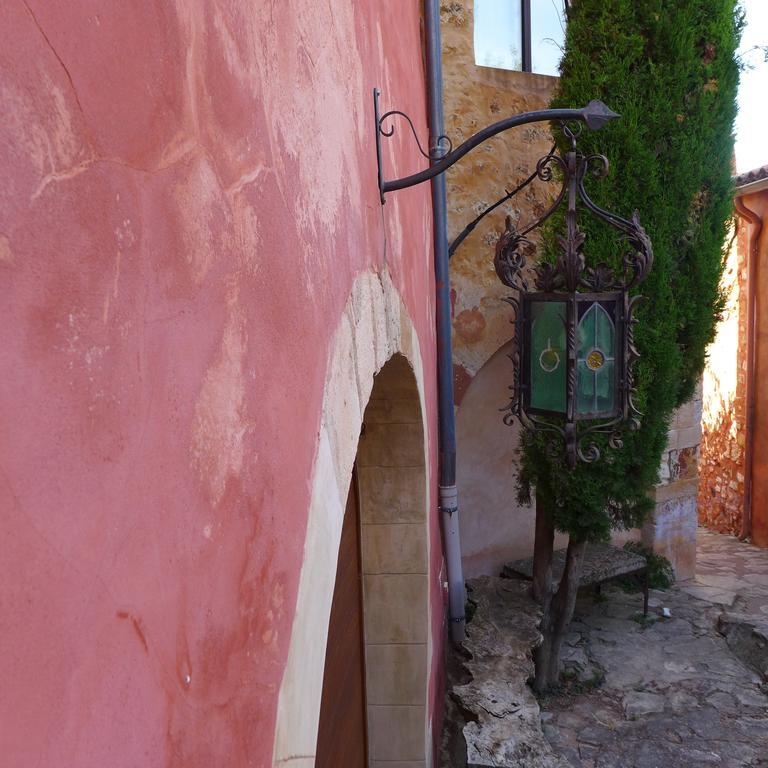 Maison D'Hotes Une Hirondelle En Provence Roussillon en Isere Eksteriør bilde