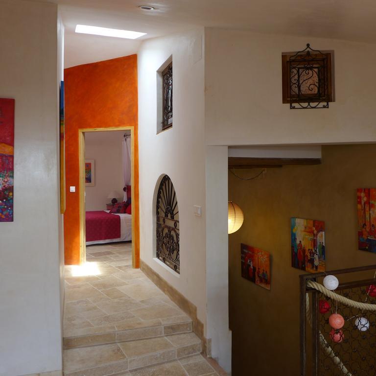 Maison D'Hotes Une Hirondelle En Provence Roussillon en Isere Eksteriør bilde