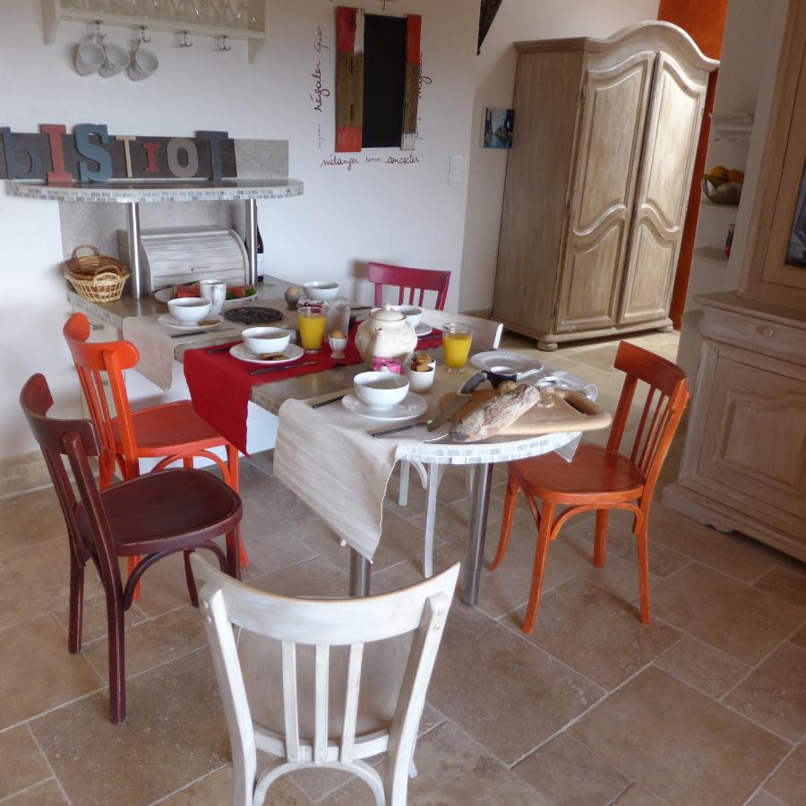 Maison D'Hotes Une Hirondelle En Provence Roussillon en Isere Eksteriør bilde